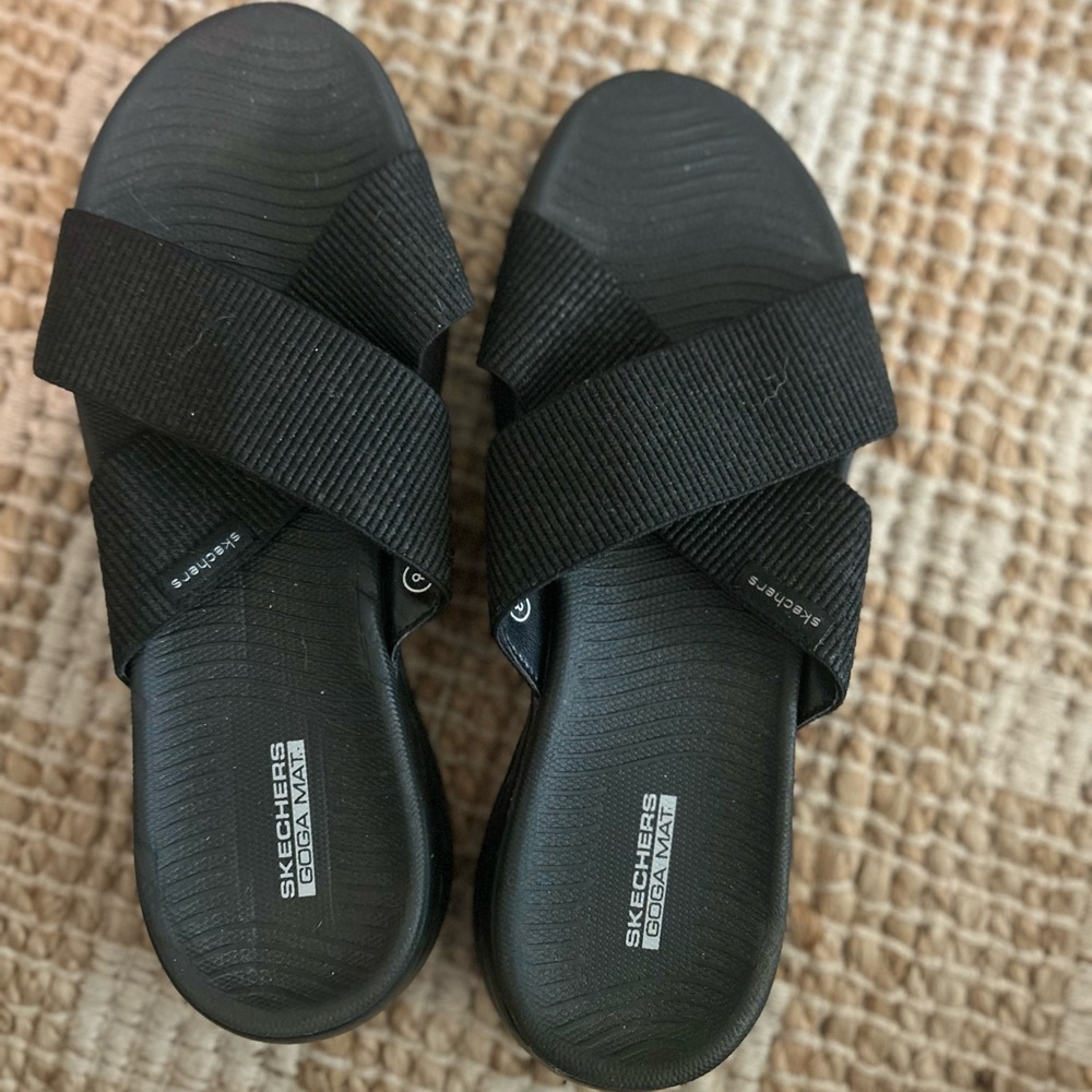 Skechers Goga mat slide/slip on sandles